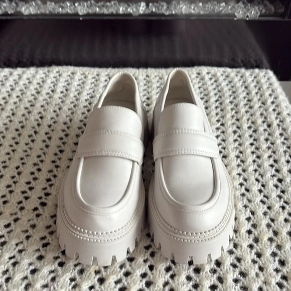 Steve Madden White Dress Shoes Classic Penny Loafers - Picture 3 of 5